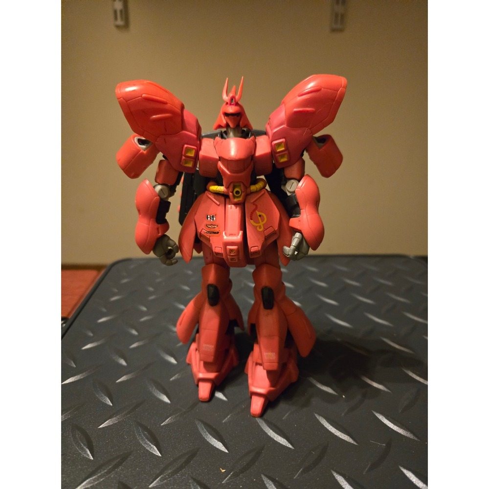 Bandai Gundam MSN-04 Sazabi Action Figure Char's‎ Counterattack Red Neo Zeon MS
